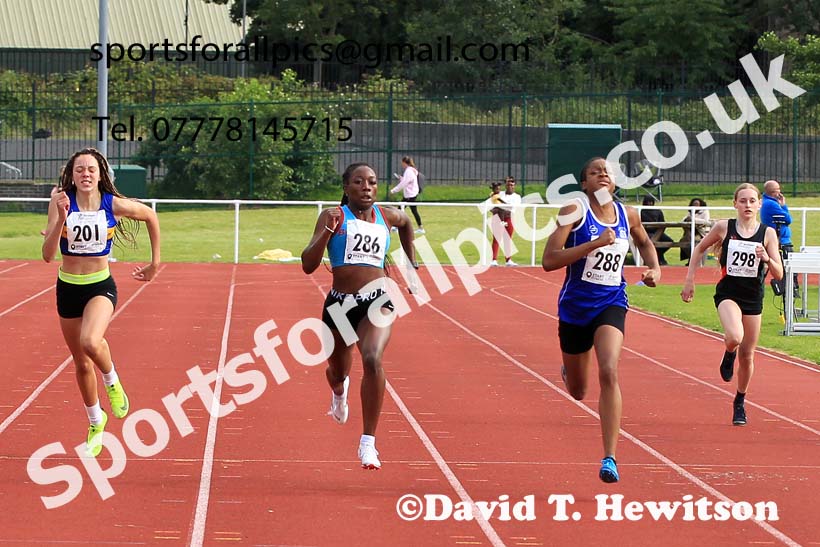 Girls under-15s 200 metres, 2023 Northern Under-13s, Under-15s and Under-17s, Middlesbrough.  Photo: David T. Hewitson/Sports for All Pics